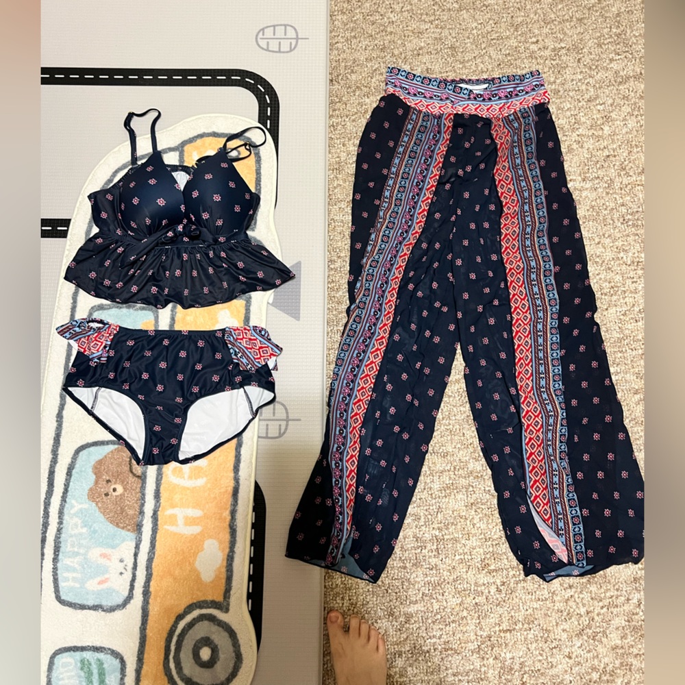 3pcs Cute Swimwear - top&bottom&pants